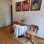 아파트 In Kretomino *