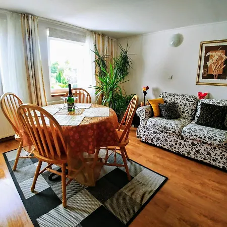 Apartment In Kretomino
